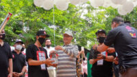 Gubernur Bengkulu melepas balon ke udara menandai peresmian outlet kedua Bencoolen Coffee, di Pondok Kelapa, Bengkulu Tengah