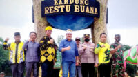 Peresmian Taman Berjaya Restu Buana menjadi agenda prestisius saat giat Bunga Kampung di Kecamatan Rumbia, ditandai pengguntingan pita